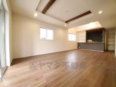 温かみのある雰囲気と、キッチンでの作業性を兼ね備え、家族の笑顔あふれる団らんのひと時をお過ごしいただける設計になっています。