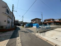 現地（2026年4月2日）撮影。大型車の通行が少なく、騒音や振動が少ないので静かで快適な生活を送れます。落ち着いた住宅地内で快適な生活を実現してみませんか。