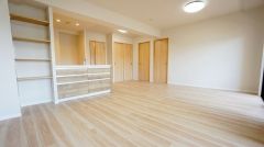 温かみのある雰囲気と、キッチンでの作業性を兼ね備え、家族の笑顔あふれる団らんのひと時をお過ごしいただける設計になっています。