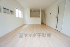 温かみのある雰囲気と、キッチンでの作業性を兼ね備え、家族の笑顔あふれる団らんのひと時をお過ごしいただける設計になっています。