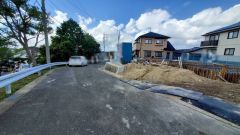 現地（2025年10月20日）撮影。住人以外の車の進入も少なく、小さなお子様を持つご家庭にも安心です。