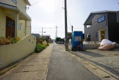 住人以外の車の進入も少なく、小さなお子様を持つご家庭にも安心です。