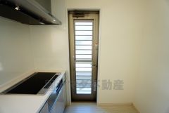 同仕様写真。外に一時的にゴミを置くことができ、室内を清潔に保てます。