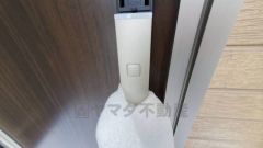 万が一落としてしまっても町の鍵屋さんなどでは簡単に合鍵を作ることができないので、防犯性が高く安心です。