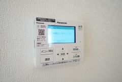 おいだき機能つきなのでお風呂に入る時間が異なるご家庭には嬉しいですね。ボタン一つで快適で便利な生活が＾＾