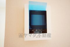 防犯性、セキュリティ対策に安心できるテレビモニター付きインターフォンです。セールスマン対策にもなり安心できます。