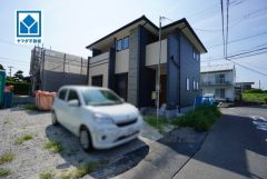 津屋崎小学校まで徒歩10分と近く、お子様も無理なく通えます。快適でゆとりのある生活空間で新生活を始めましょう^^