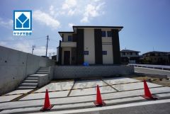 三苫駅徒歩13分、都心へのアクセス良好。スーパーやコンビニなども近く周辺環境充実。快適でゆとりのある生活空間で新生活を始めましょう^^