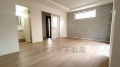 断熱性能の窓ガラスを採用。省エネ、光熱費カットにも貢献します。夏は涼しく、冬は暖かく快適に過ごせますよ＾＾