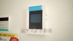 防犯性、セキュリティ対策に安心できるテレビモニター付きインターフォンです。セールスマン対策にもなり安心できます。