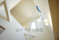 高さのある吹き抜けが、ワンランク上の住まいを演出します。