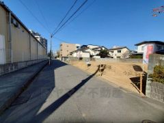 住人以外の車の進入も少なく、小さなお子様を持つご家庭にも安心です。