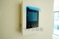 防犯性、セキュリティ対策に安心できるテレビモニター付きインターフォンです。セールスマン対策にもなり安心できます。