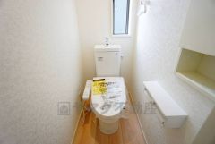 1階2階の2ヶ所にトイレがあるので、忙しい朝にもゆとりができますね。