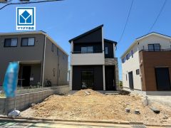 三苫駅、天神行最寄りバス停徒歩8分。美和台小学校徒歩7分。毎日の通勤・通学・買い物がしやすく、快適に過ごせます。