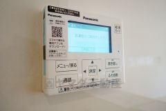 キッチン横からボタンひとつで操作が楽々。