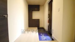 たっぷり収納できるシューズボックスです。家族全員の靴がきれいに整頓できます。ズボックスは家族全員の増えがちな靴や物をすっきり収納できます。