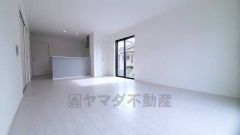 断熱性能の窓ガラスを採用。省エネ、光熱費カットにも貢献します。夏は涼しく、冬は暖かく快適に過ごせますよ＾＾