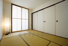 リビングからの続き間として和室をご用意しました。普段はリビングとつなげて開放的なスペースとして、来客時には客間としてお使いいただけます。