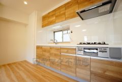 カウンタートップは耐熱性に優れており、日ごろのお掃除もふき取るだけでＯＫ。