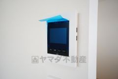防犯性、セキュリティ対策に安心できるテレビモニター付きインターフォンです。セールスマン対策にもなり安心できます。