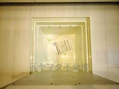 キッチンにある床下収納は、居住スペースを減らさずに買い置きの調味料や非常食などを保管することができます。