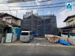 現地（2025年12月8日）撮影。スーパーやコンビニなども近く周辺環境充実。快適でゆとりのある生活空間で新生活を始めましょう^^