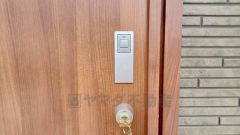 お子様を抱っこしながら簡単に開けられるのが便利なスマートキー。