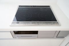 複数の調理を一度に行うことができる3口コンロ。効率よくお料理が出来ます。毎日のお料理も楽しくなりますね＾＾
