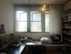 日当たり良好です。温かい光の差し込むゆとりのある居室をぜひ現地にてご確認くださいませ。