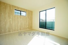 ご夫婦お二人のプライベートシーンを演出する寝室は、大容量のウォークインクローゼット付き。