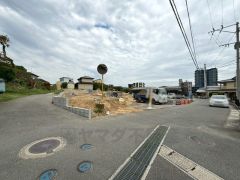 現地（2026年4月13日）撮影。 ＪＲ鹿児島本線「千鳥」駅まで徒歩約9分＾＾スーパー・コンビニ・ドラッグストアなども周辺環境充実＾＾