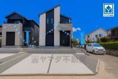 スーパーやコンビニなども近く周辺環境充実。快適でゆとりのある生活空間で新生活を始めましょう^^