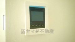 防犯性、セキュリティ対策に安心できるテレビモニター付きインターフォンです。セールスマン対策にもなり安心できます。