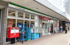 ファミリーマート　JR福工大前駅