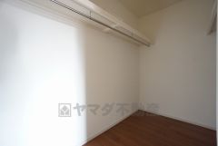 同仕様写真。大容量のウォークインクローゼット付で、毎日のコーディネート選びが楽しくなります＾＾