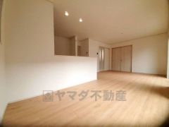 断熱性能の窓ガラスを採用。省エネ、光熱費カットにも貢献します。夏は涼しく、冬は暖かく快適に過ごせますよ＾＾