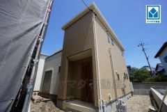 JR土井駅徒歩3分、都心へのアクセス良好。スーパーやコンビニなども近く周辺環境充実。快適でゆとりのある生活空間で新生活を始めましょう^^