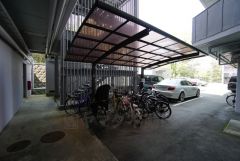屋根付き駐輪場完備＾＾