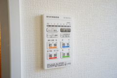 浴室暖房乾燥機付き＾＾梅雨の時期や花粉、PM2.5が酷いときなどの洗濯を干すのに重宝しそうですね＾＾