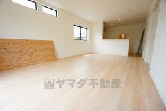 家族が集まる開放的なリビング。思い思いの時間を過ごしたり、家族みんなで食事をしたり、素敵な団らんの場になりますね＾＾