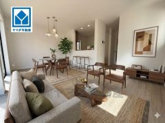 家具はイメージです。断熱性能の窓ガラスを採用。省エネ、光熱費カットにも貢献します。夏は涼しく、冬は暖かく快適に過ごせますよ＾＾