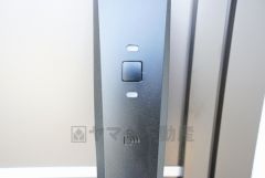 かざすだけで開閉できる、タッチキー採用の玄関。お買い物帰りで、両手がふさがってきても簡単に中に入れます＾＾