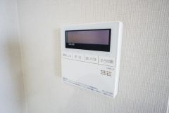 キッチン横からボタンひとつで操作が楽々。
