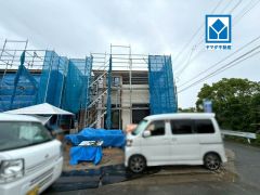現地（2026年6月8日）撮影。角地＾＾地球に優しいオール電化住宅でエコな暮らしを＾＾一戸建ての多いエリア。落ち着いた雰囲気で快適な生活を送れます。