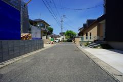 現地（2025年5月8日）撮影。住人以外の車の進入も少なく、小さなお子様を持つご家庭にも安心です＾＾