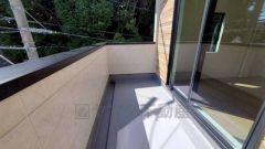 陽当たりの良いバルコニーです。お洗濯やお布団干しはもちろん、日光浴スペースにも。足元は防水工事施工済です。