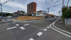 住人以外の車の進入も少なく、小さなお子様を持つご家庭にも安心です。