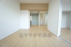 家族が集まる開放的なリビング。毎日のお食事が楽しみです。思い思いの時間を過ごしたり、家族みんなで食事をしたり、素敵な団らんの場になりますね＾＾