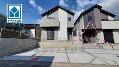 天神行バス停まで徒歩3分で、都心へのアクセスの幅が広がります。毎日の通勤・通学・買い物がしやすく、快適に過ごせます。